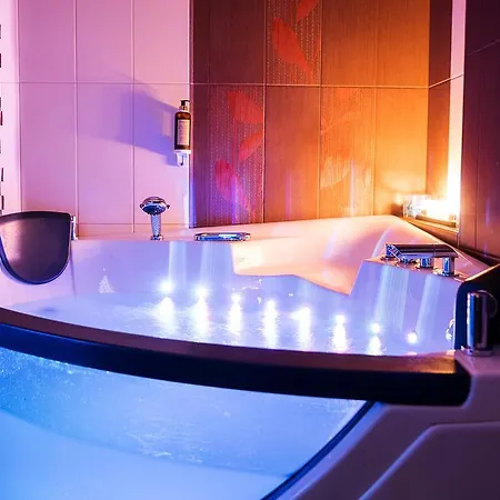 Eliton & Hotel 3*